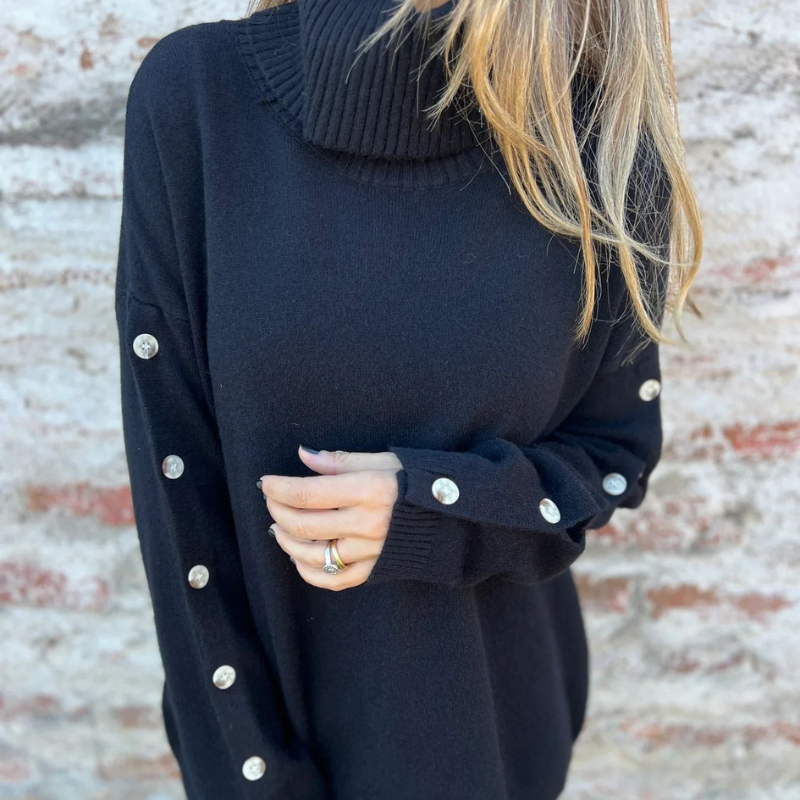 Astrid™ – Knappdetaljer Stickad Sweater
